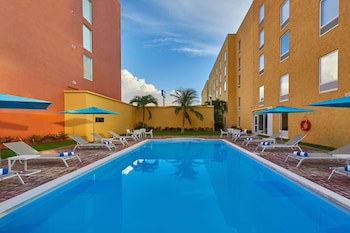 City Express Junior By Marriott Cancun