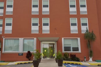City Express Junior By Marriott Cancun