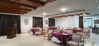 Al Hail Waves Hotel Managed By Centara