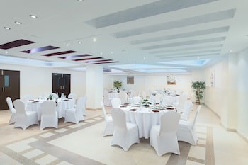 Al Hail Waves Hotel Managed By Centara