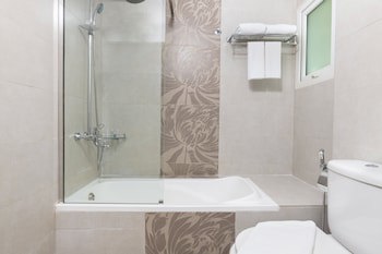 Al Hail Waves Hotel Managed By Centara