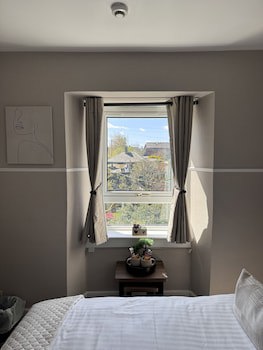 Glendevon Hotel