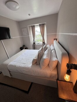 Glendevon Hotel