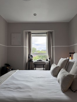 Glendevon Hotel