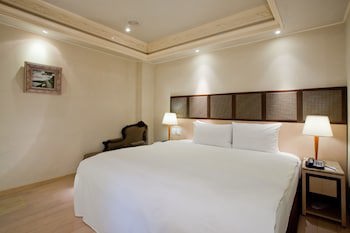 Deja Vu Hotel