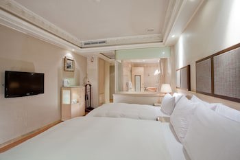 Deja Vu Hotel