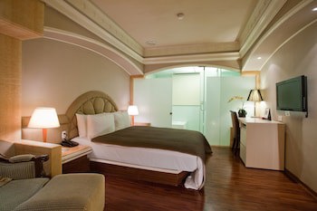 Deja Vu Hotel