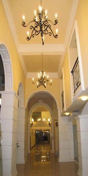 Rafael Mansion Bangkok Aiport