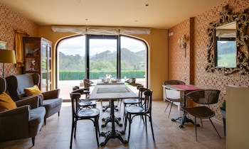 La Casona De La Roza