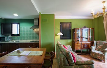 La Casona De La Roza