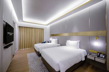 Resorts World Sentosa - Crockfords Tower