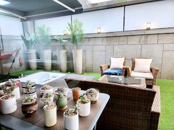 Js Boutique Hotel