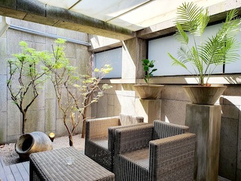 Js Boutique Hotel