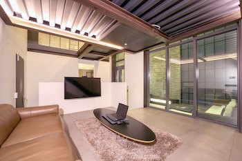 Js Boutique Hotel
