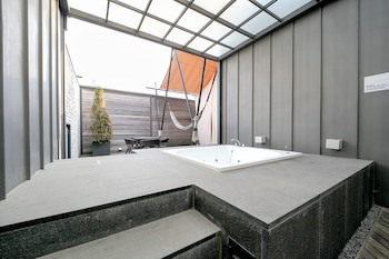 Js Boutique Hotel