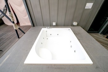 Js Boutique Hotel
