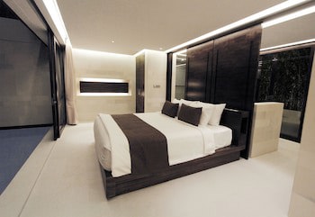 Equilibria Seminyak