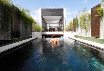 Equilibria Seminyak