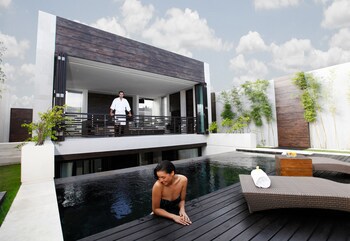 Equilibria Seminyak
