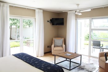 Abalone Guest Lodge