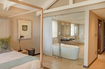 Abalone Guest Lodge