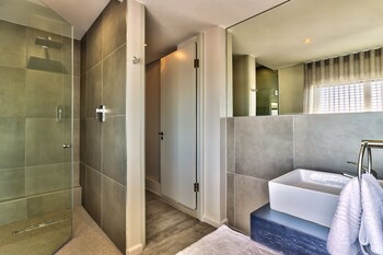 Aquarius Luxury Suites