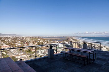 Aquarius Luxury Suites