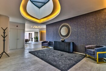 Aquarius Luxury Suites