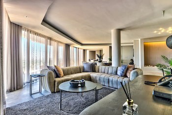 Aquarius Luxury Suites