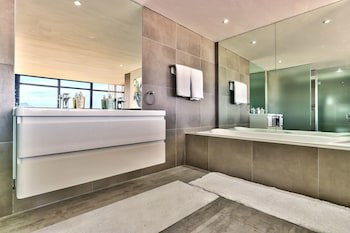 Aquarius Luxury Suites