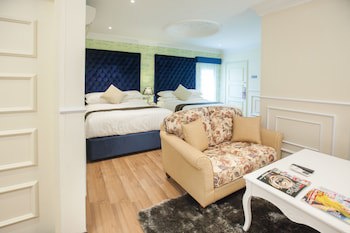 Apple Heritage Hotel