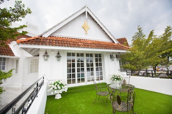Apple Heritage Hotel