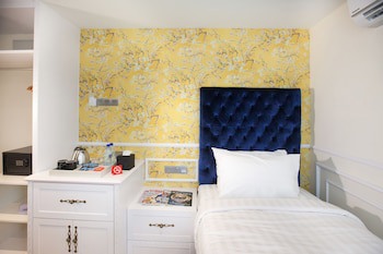 Apple Heritage Hotel