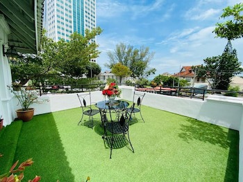 Apple Heritage Hotel