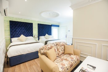 Apple Heritage Hotel