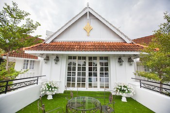 Apple Heritage Hotel
