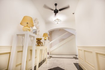 Apple Heritage Hotel