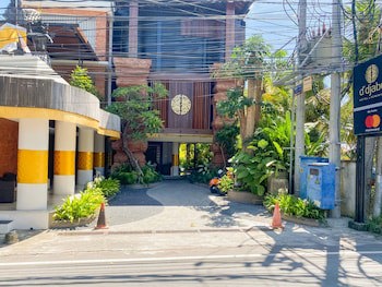 Djabu Seminyak Hotel
