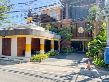 Djabu Seminyak Hotel