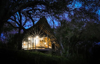 Amakhosi Safari Lodge And Spa