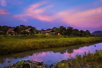 Amakhosi Safari Lodge And Spa