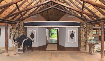 Amakhosi Safari Lodge And Spa