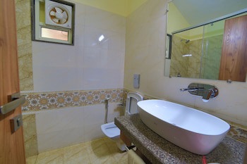 Cama Rajputana Club Resort