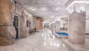 Tsunami Spa Hotel
