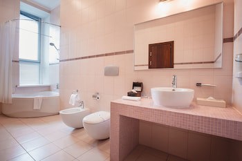 Tsunami Spa Hotel