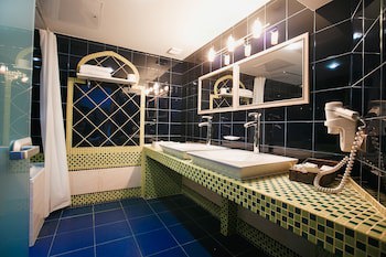 Tsunami Spa Hotel