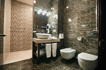 Tsunami Spa Hotel