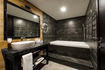 Tsunami Spa Hotel