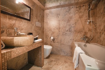 Tsunami Spa Hotel