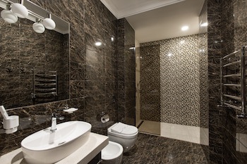 Tsunami Spa Hotel